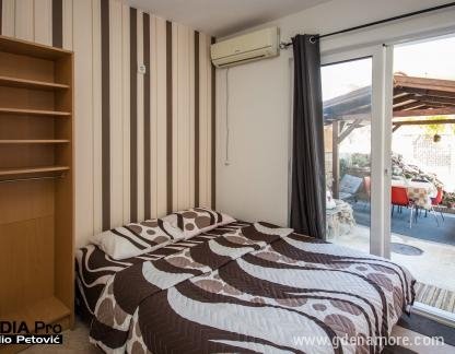 Apartmani Becka, , ενοικιαζόμενα δωμάτια στο μέρος Šušanj, Montenegro - Apartmani MARKO-41
